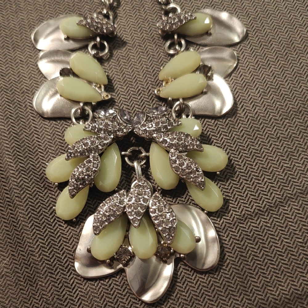 Torrid Silver and Cream Floral Necklace